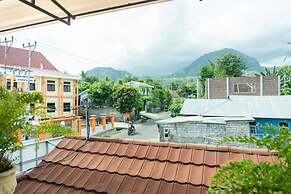 RedDoorz near H. Hasan Aroeboesman Airport