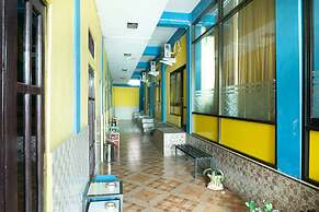 RedDoorz near H. Hasan Aroeboesman Airport