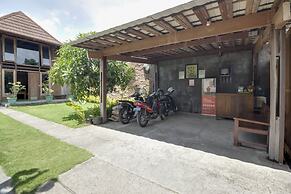 RedDoorz @ Omah Kayu Homestay