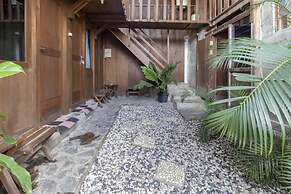 RedDoorz @ Omah Kayu Homestay