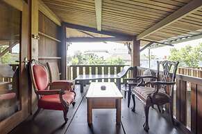 RedDoorz @ Omah Kayu Homestay