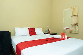 RedDoorz near Alun Alun Madiun