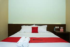 RedDoorz near Alun Alun Madiun