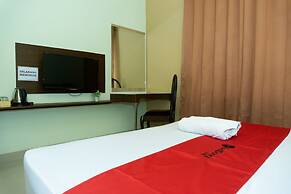 RedDoorz near Alun Alun Madiun