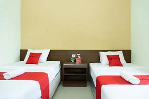 RedDoorz near Alun Alun Madiun