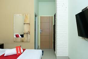 RedDoorz near Alun Alun Madiun