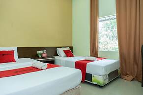 RedDoorz near Alun Alun Madiun