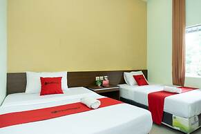 RedDoorz near Alun Alun Madiun