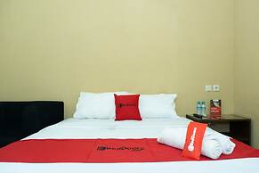 RedDoorz near Alun Alun Madiun