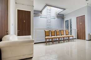 RedDoorz near Surabaya Zoo