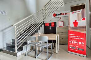RedDoorz near Surabaya Zoo