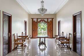 RedDoorz Syariah near Exit Toll Banyumanik