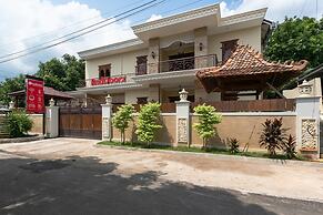 RedDoorz Syariah near Exit Toll Banyumanik