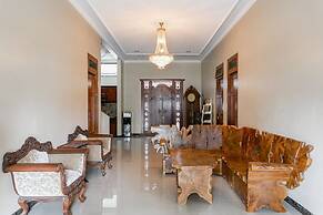 RedDoorz Syariah near Exit Toll Banyumanik