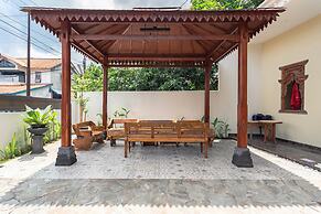 RedDoorz Syariah near Exit Toll Banyumanik