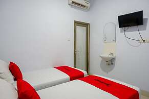 RedDoorz @ Hotel Bravo Pantai Kamali Bau Bau
