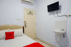 RedDoorz @ Hotel Bravo Pantai Kamali Bau Bau