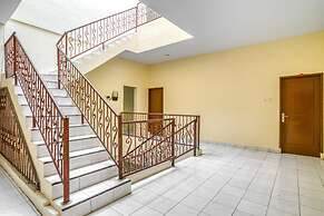 RedDoorz Plus near RSUD Dr. Pirngadi Medan 2 - Hostel