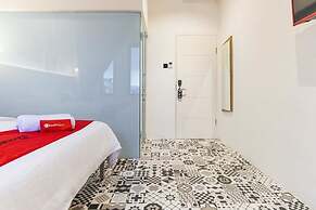 RedDoorz Plus near Ringroad City Walks Medan 2