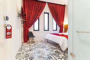 RedDoorz Plus near Ringroad City Walks Medan 2