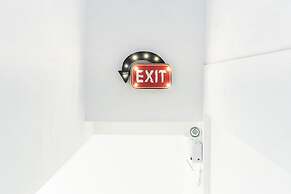 RedDoorz Plus near Ringroad City Walks Medan 2