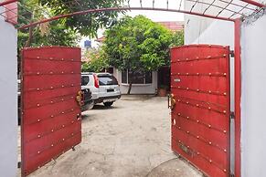 RedDoorz near Universitas Pamulang