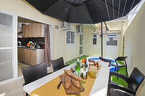 Summer Breeze Maisonette with Terrace by Getaways Malta