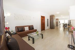 Summer Breeze Maisonette with Terrace by Getaways Malta