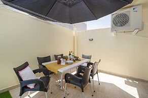 Summer Breeze Maisonette with Terrace by Getaways Malta