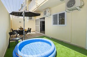 Summer Breeze Maisonette with Terrace by Getaways Malta