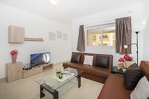 Summer Breeze Maisonette with Terrace by Getaways Malta