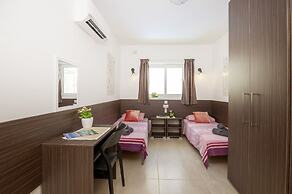 Summer Breeze Maisonette with Terrace by Getaways Malta