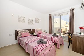 Summer Breeze Superior Apartment with Terrace by Getaways Malta