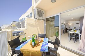 Summer Breeze Superior Apartment with Terrace by Getaways Malta