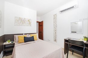 Summer Breeze Superior Apartment with Terrace by Getaways Malta