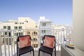 Summer Breeze Superior Apartment with Terrace by Getaways Malta