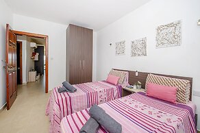 Summer Breeze Superior Apartment with Terrace by Getaways Malta