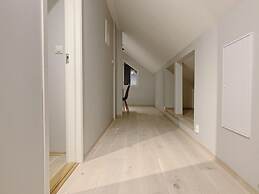 Arctic Homes  Homestay Villa