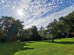 Tŷ Mawr Country Hotel