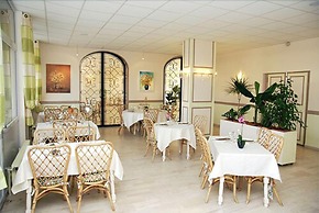 Le Chagny Hotel