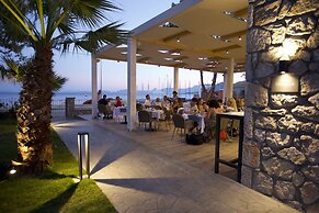 Paleros Beach Resort