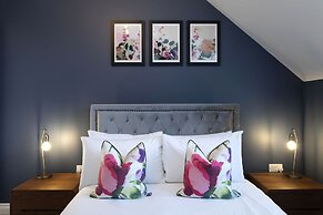 Elliot Oliver - Loft Style 2 Bedroom Apartment With Parking In The Doc