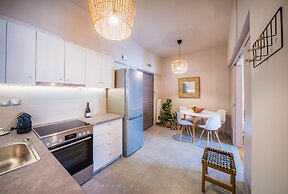 Brand new apartment touching Acropolis