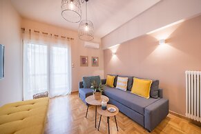 Brand new apartment touching Acropolis