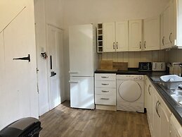 6-bed House in Snowdonia With Your own Private pub