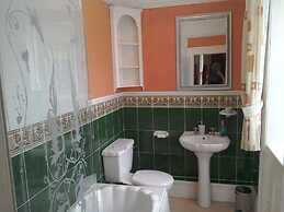 6-bed House in Snowdonia With Your own Private pub