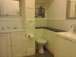 6-bed House in Snowdonia With Your own Private pub