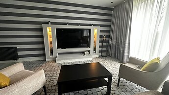 SL'otel im Parforcehaus