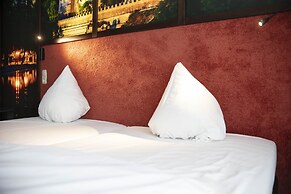 SL'otel im Parforcehaus