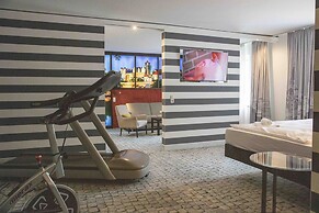 SL'otel im Parforcehaus